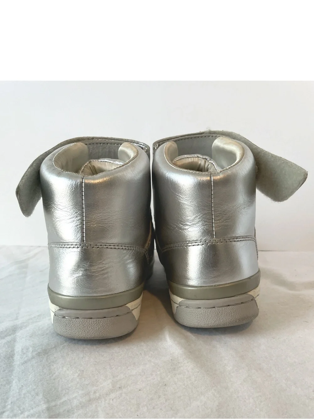 Coach Nanette Silver High Top Sneakers Logo Pattern Lace Up Hook & Loop Size 9.5